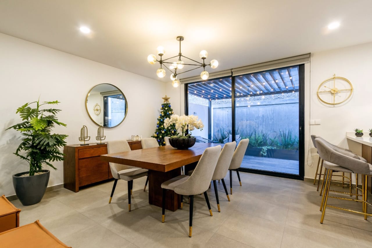 WhatsApp Image 2024-10-10 at 9.28.52 PM (1)