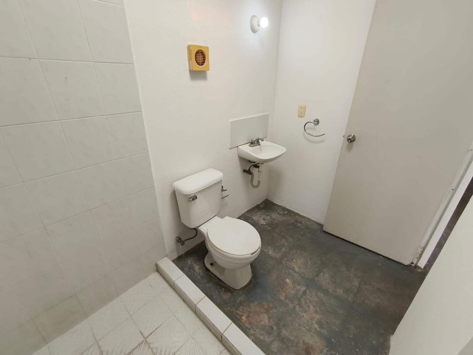 WhatsApp Image 2025-11-03 at 9.29.57 PM (3)